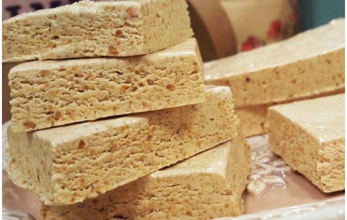 Turrón de maní con el estilo y sabor cubano.