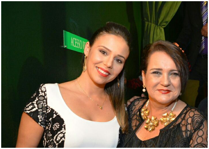 Arleny Valdés, junto a la alcaldesa de São João da Barra, Carla Machado.