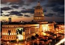 Vista del Capitolio de Cuba durante la noche.