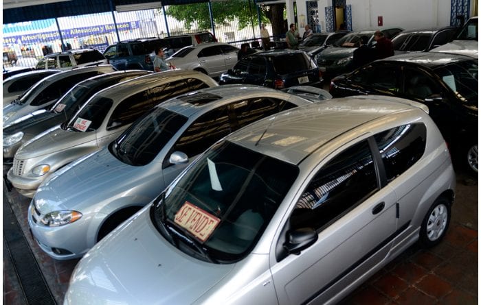 Comprar carros en Cuba - FOTO