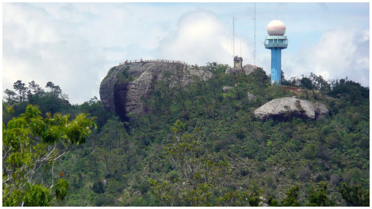 ¡La Gran Piedra, una de las rocas más altas del mundo y está en Cuba! ¡La Gran Piedra, una de las rocas más altas del mundo y está en Cuba!
