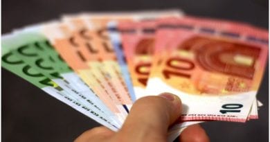 Cubanos españoles ayuda euros