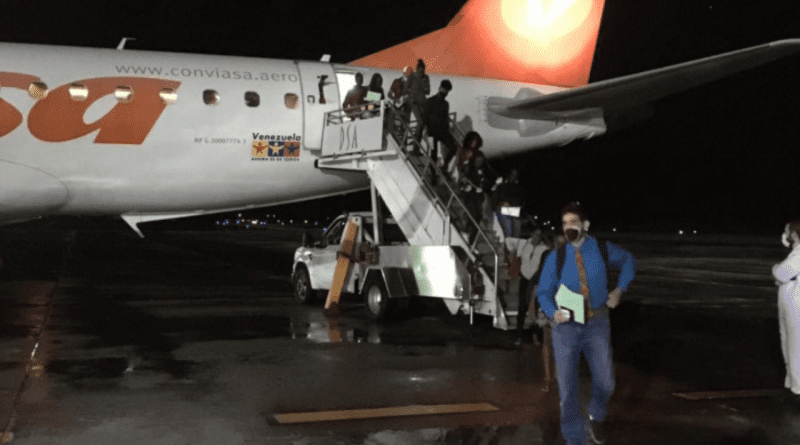 45 cubanos varados en Nicaragua regresan a Cuba en vuelo humanitario