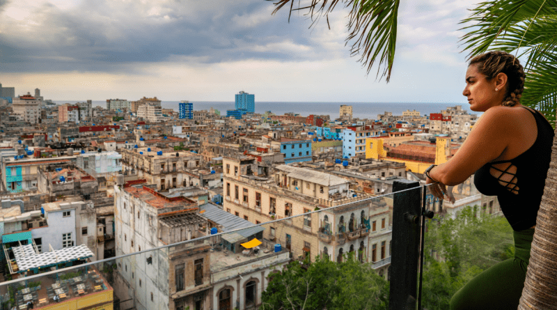 Cuba recibe solo 6.6% de turistas que llegaron entre enero y abril de 2020