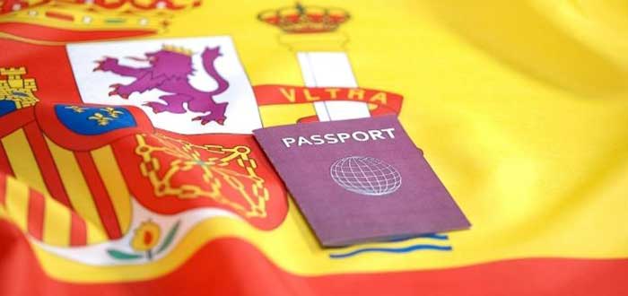 pasaporte-español-con-fondo-bandera-de-españa