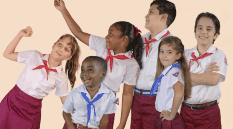 ¿Cuáles son los cambios de los nuevos uniformes escolares en Cuba?