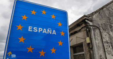 Arraigo social en España: Cómo solicitar este permiso de residencia