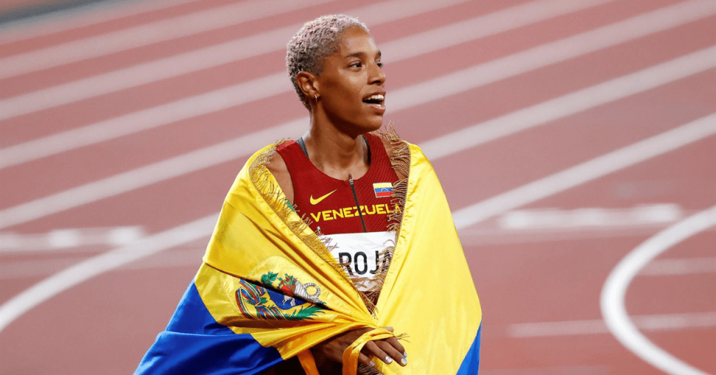 Iván Pedroso es el entrenador de Yulimar Rojas