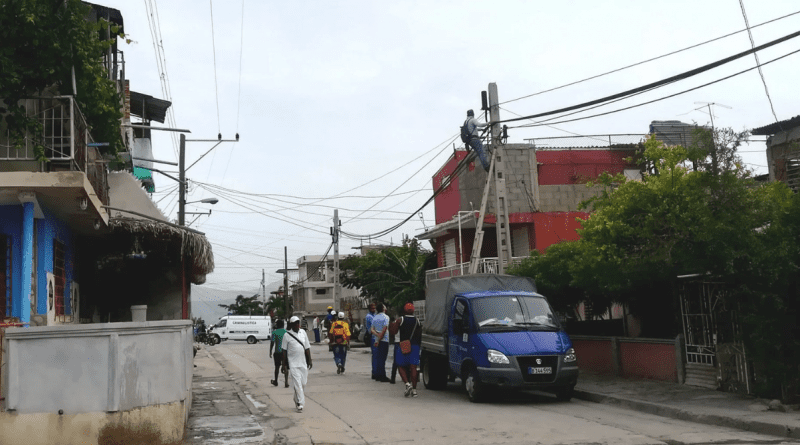 Atentado contra ETECSA en su sede de Santiago de Cuba