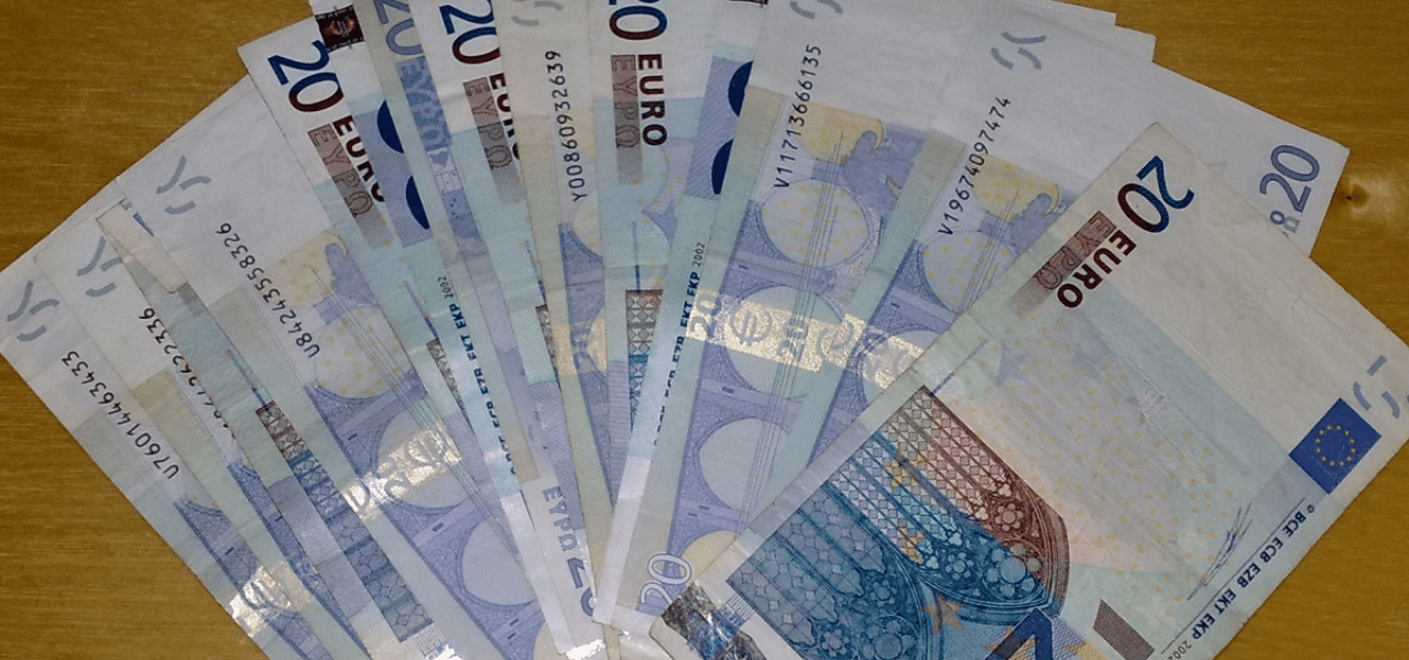 Consulado de España en Cuba advierte que solo acepta euros en efectivo