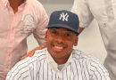 Portento del beisbol cubano firma con los New York Yankees