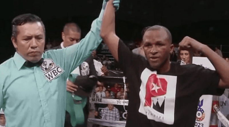 Boxeador cubano Lázaro Álvarez gana 10 asaltos en una sola pelea