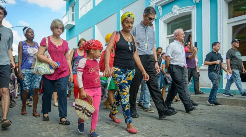 Imágenes de las procesiones del viernes Santo en Cuba