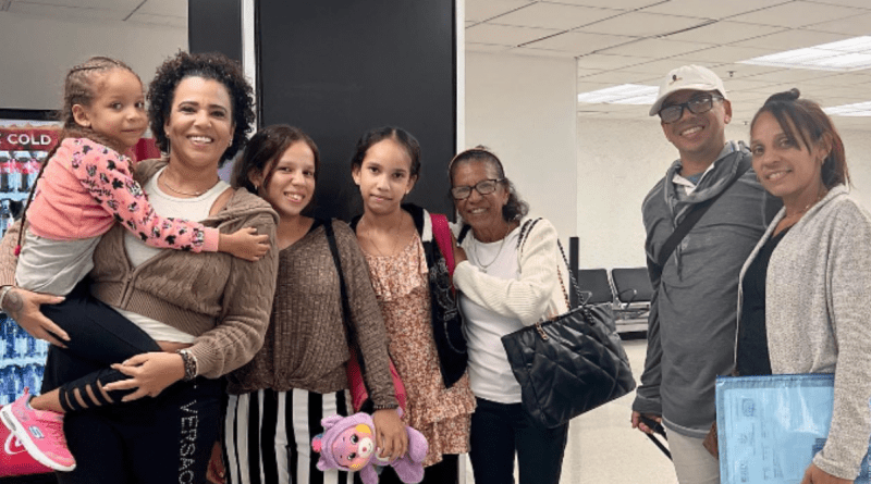 Familia de Cuqui la Mora llega a Estados Unidos con el parole humanitario