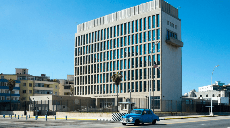 Embajada de Estados Unidos en La Habana emite alerta sobre estafas migratorias.