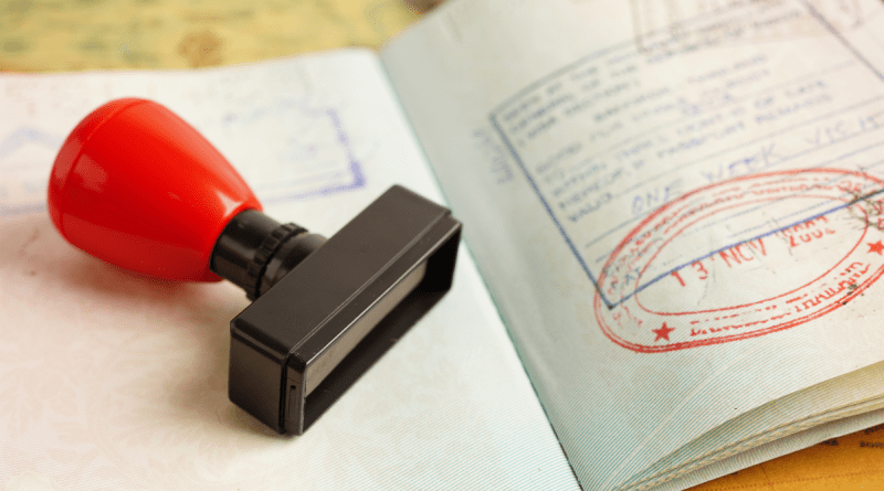 Retrasos en peticiones familiares: familias afectadas por fallos en el sistema del Centro Nacional de Visas.