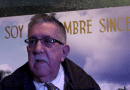 Roberto Gacio durante una conferencia sobre teatro cubano.