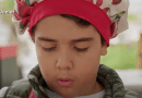 Marcelo, el cubanito en MasterChef Junior, cocinando con pasión en el concurso.