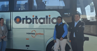 Cubana es conductora de autobús en España gracias a Cáritas y FROET.