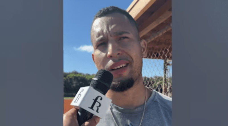 Lanzador cubano en Grandes Ligas Orlando Ribalta lanzando con los Nacionales