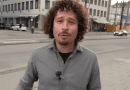 Luisito Comunica en Cuba caminando por el Malecón habanero.