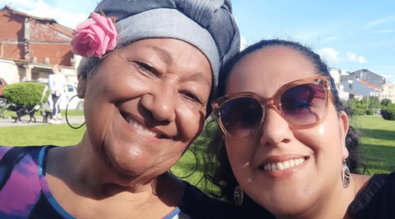Obelia Blanco sonriente celebrando su cumpleaños número 83 en España