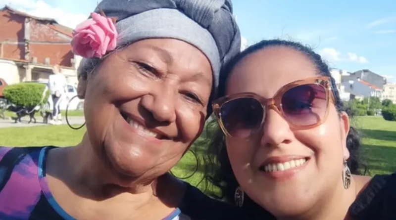 Obelia Blanco sonriente celebrando su cumpleaños número 83 en España