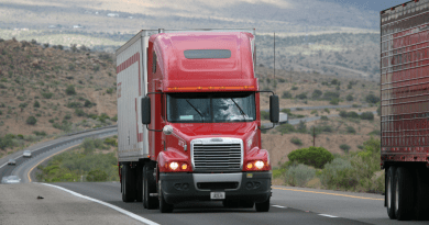 Camioneros cubanos hablan de la ira en EE. UU. mientras reflexionan sobre el control emocional.