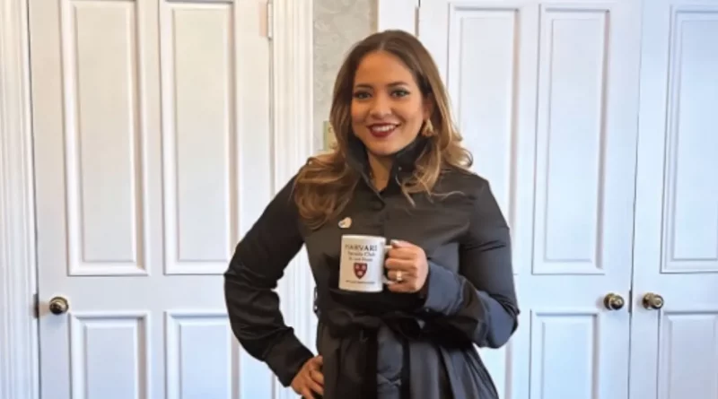 xto alternativo: Yaima Osorio, una cubana en Harvard, durante su intervención como oradora en el Congreso Mundial de Mujeres Líderes.