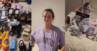 Mujer cubana preparando un paquete de ayuda con ropa y productos para enviar a Cuba.