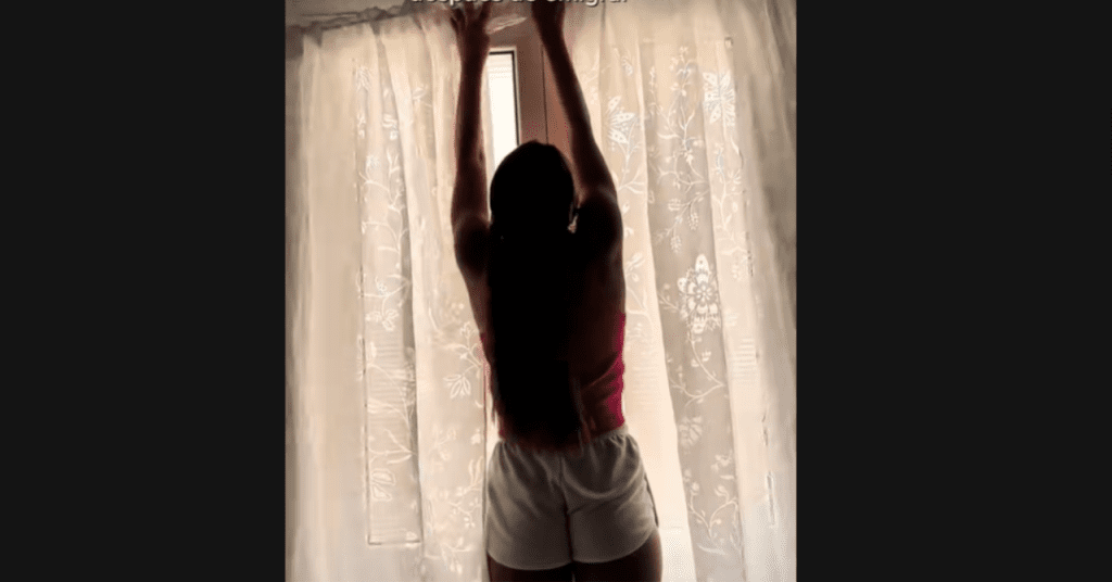 Cubana en Gran Canaria muestra su primera vivienda con orgullo y gratitud.