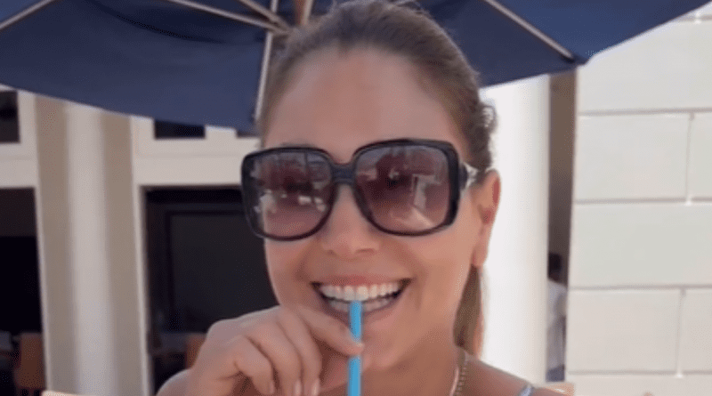 Daisy Fuentes como Maya Morgan en Baywatch (2000)