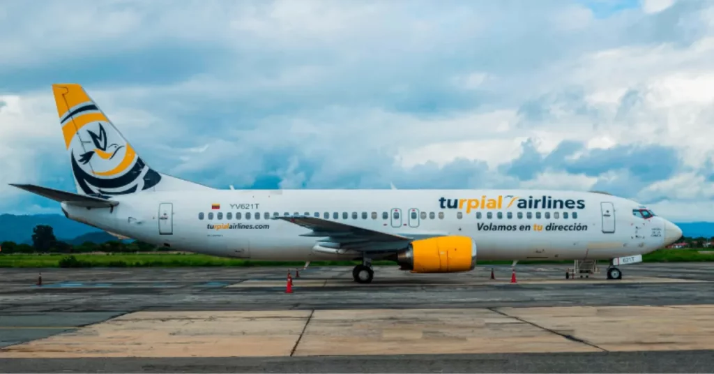 Avión de Turpial Airlines aterrizando en el Aeropuerto Juan Gualberto Gómez de Varadero