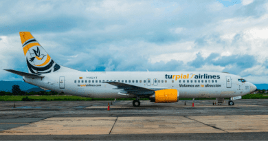 Avión de Turpial Airlines aterrizando en el Aeropuerto Juan Gualberto Gómez de Varadero