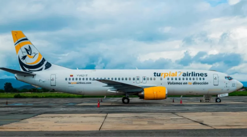 Avión de Turpial Airlines aterrizando en el Aeropuerto Juan Gualberto Gómez de Varadero