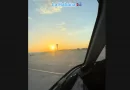 Atardecer en La Habana visto desde la cabina de un avión durante el aterrizaje.