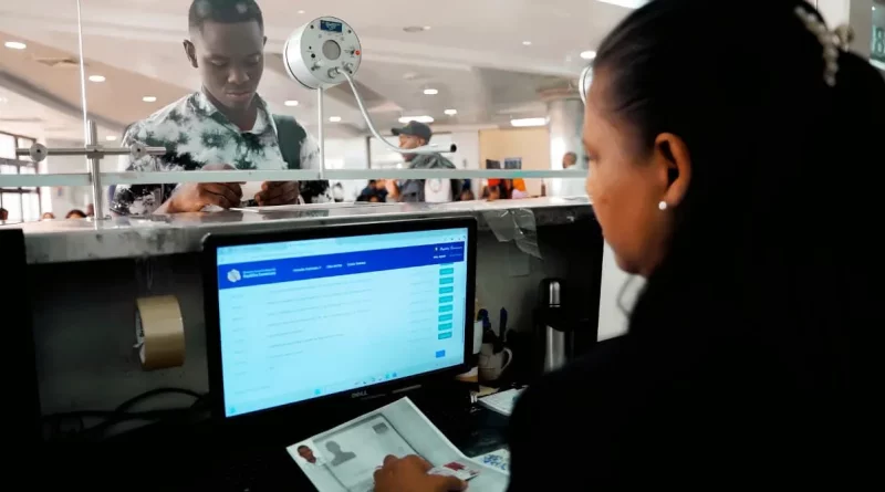 Cubanos residentes en República Dominicana obtienen residencia legal en 2025.