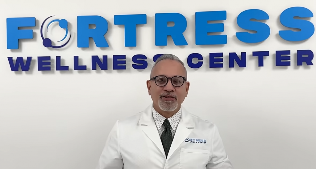 balsero cubano dueño de clinica en estados unidos-captura de pantalla Fortress Wellness Center-youtube